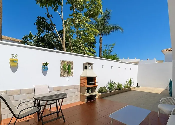 Conil, Patio Atalaya * Кониль-де-ла-Фронтера